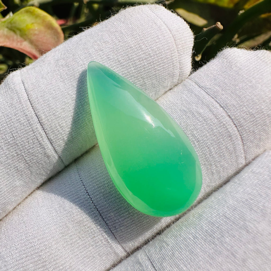 💚 Rare Top Quality Chrysoprase Pear Cabochon – 15.5 Carats