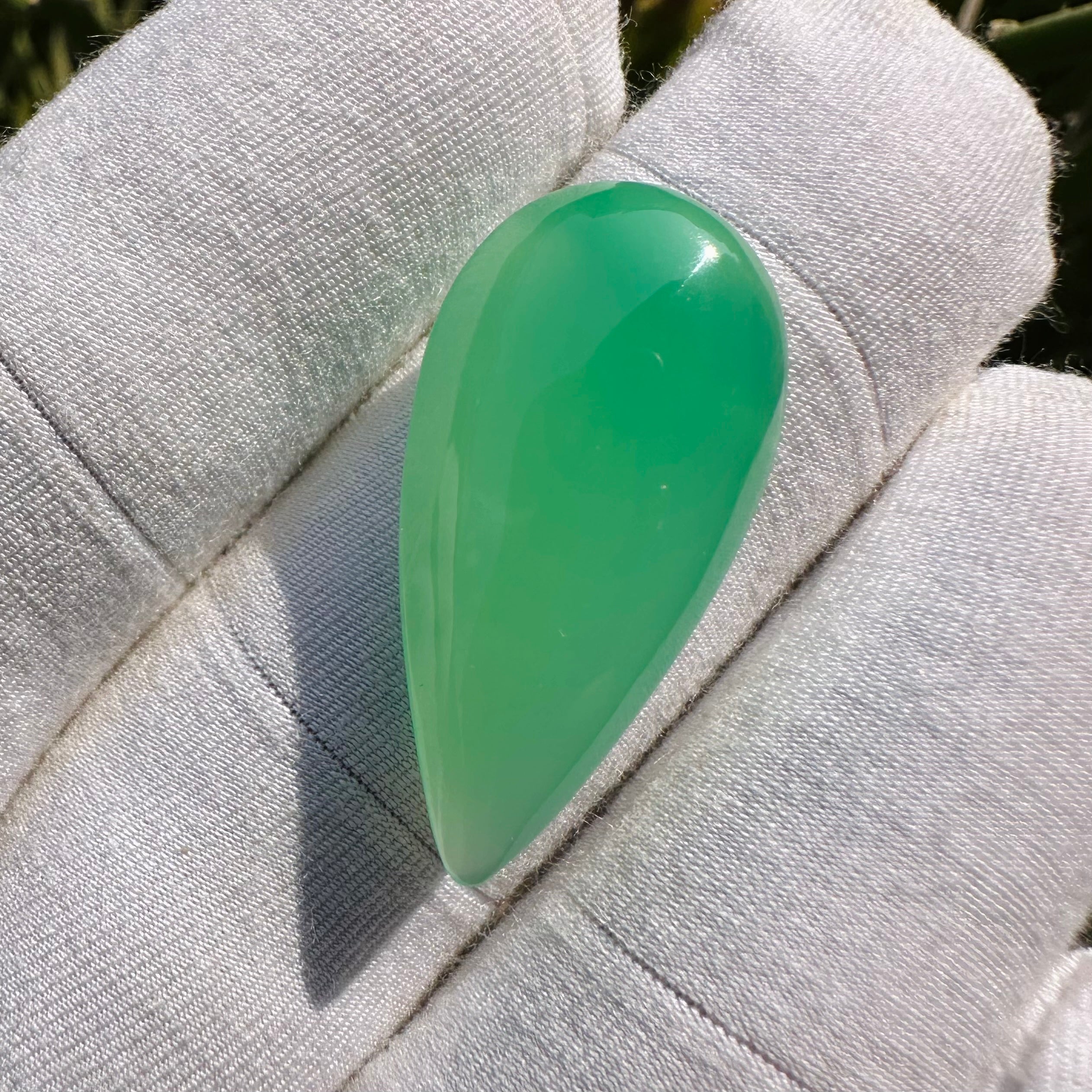 💚 Rare Top Quality Chrysoprase Pear Cabochon – 15.5 Carats